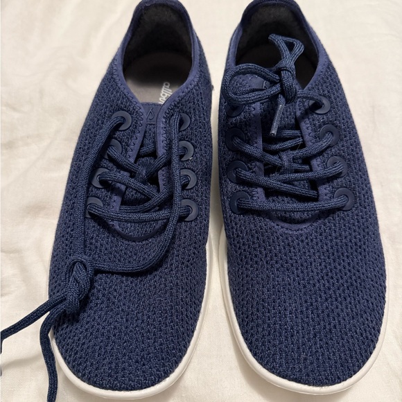 NWOT Allbirds Tree Runner Sneaker in Navy - Picture 2 of 4